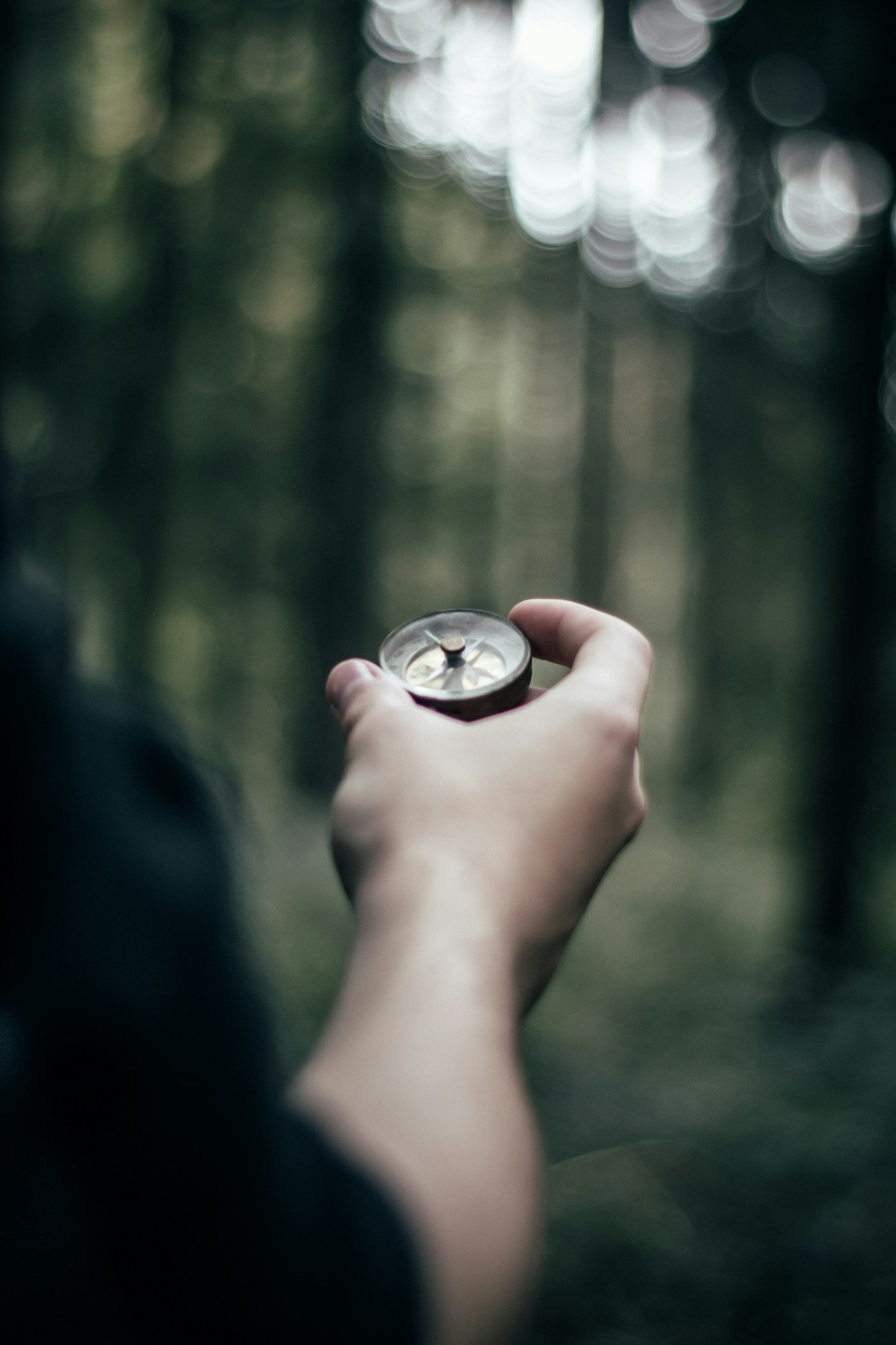 Boussole indiquant une direction, métaphore d'un changement de cap